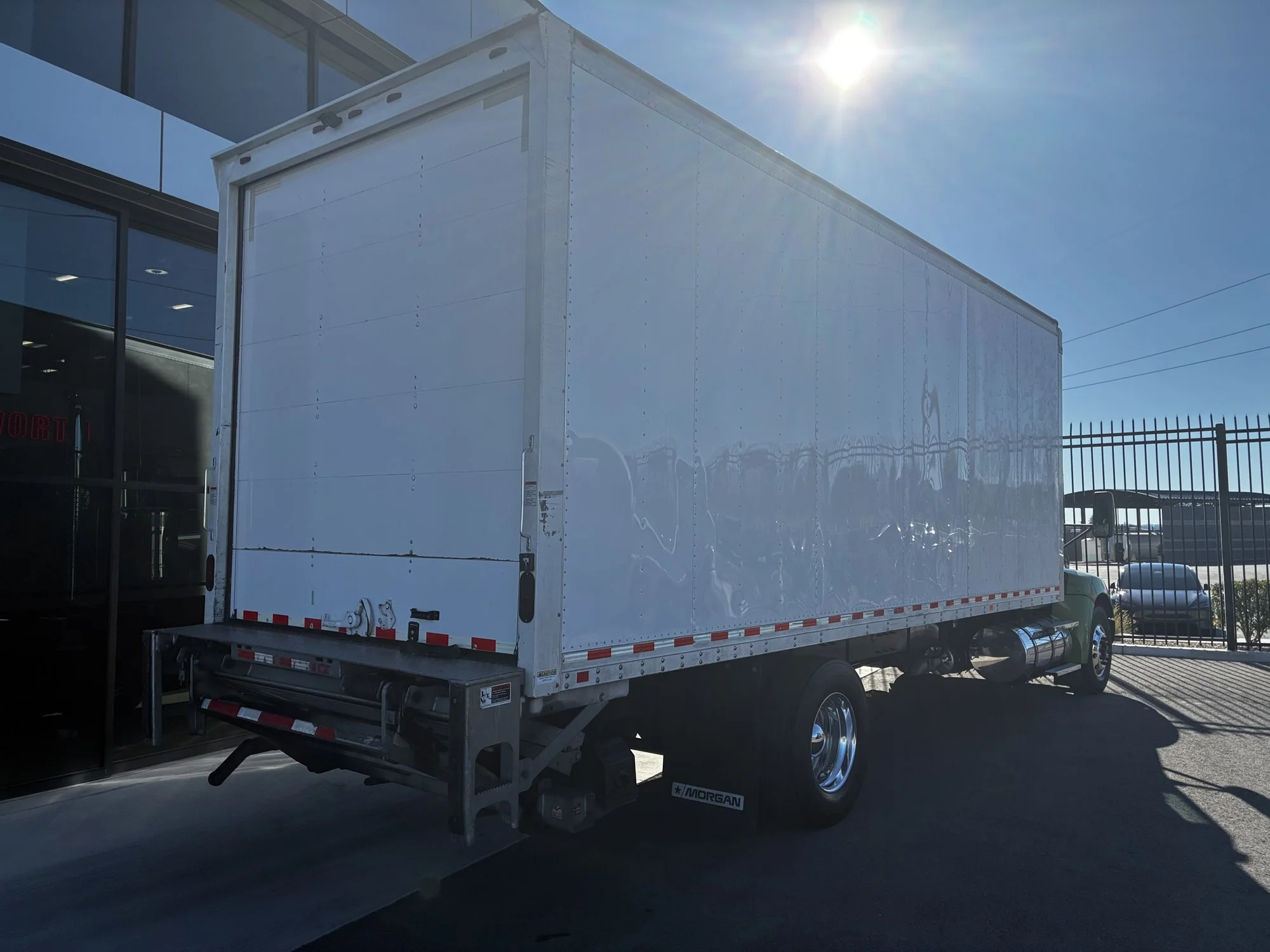 2020 Kenworth T270 - image 3