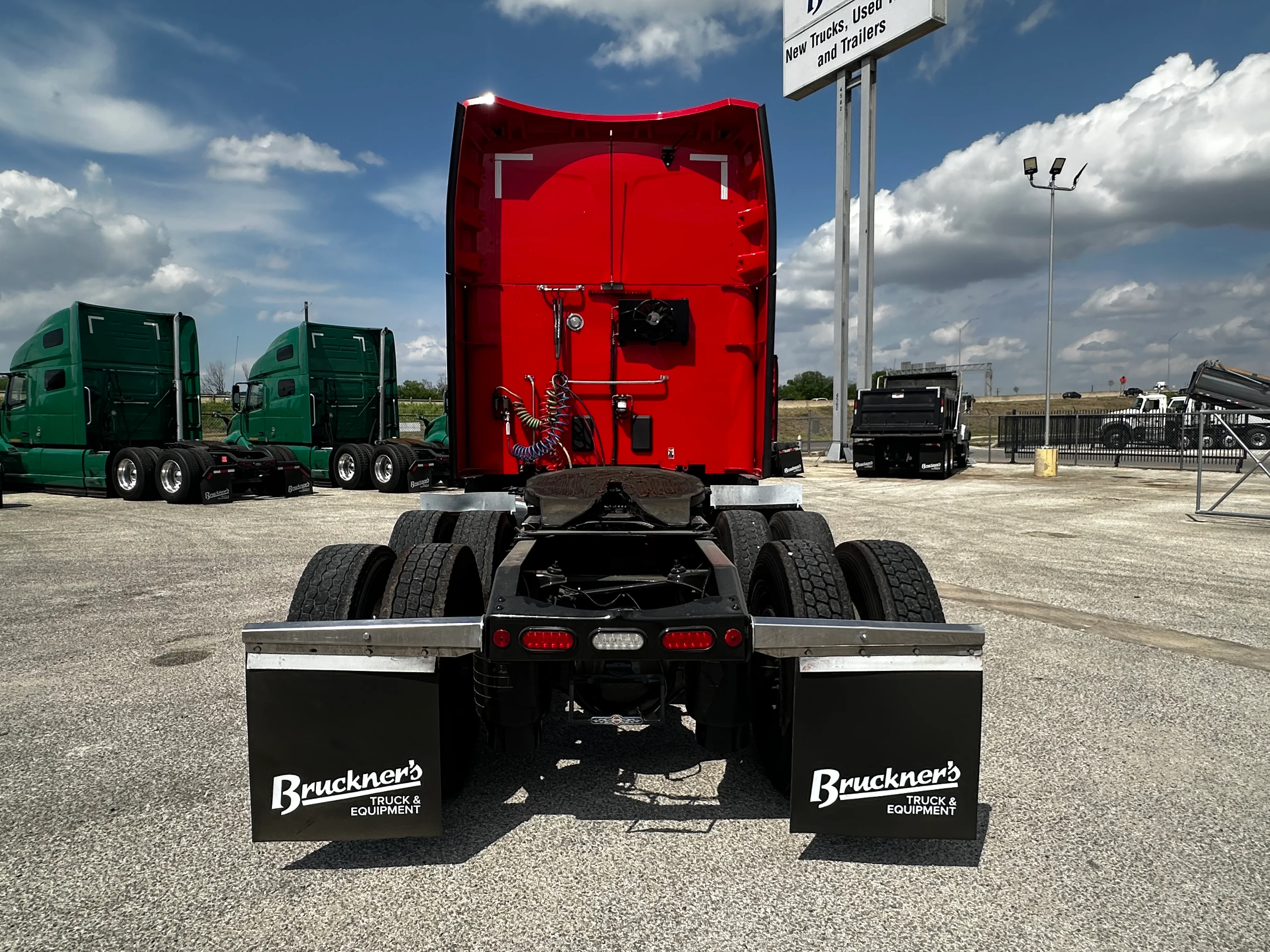 2023 Peterbilt 579 in San Antonio, TX — photo 7