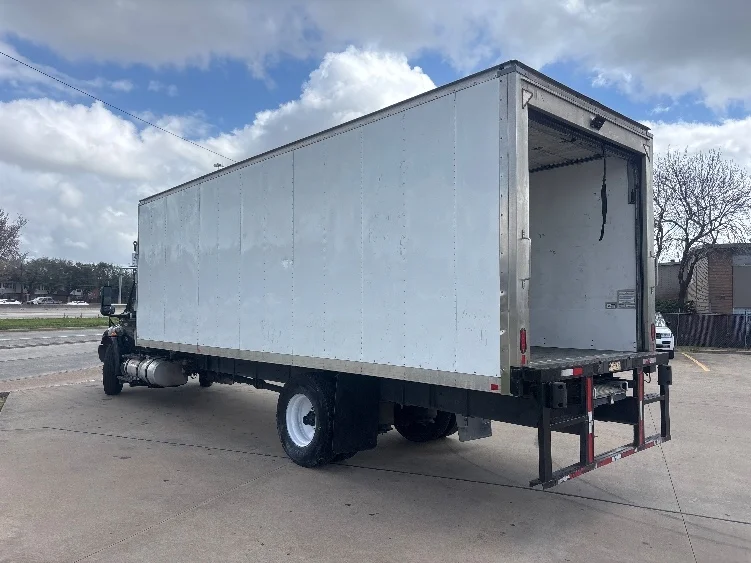 2022 International MV - image 6