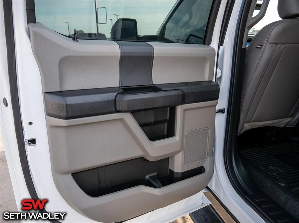 2022 Ford — photo 29