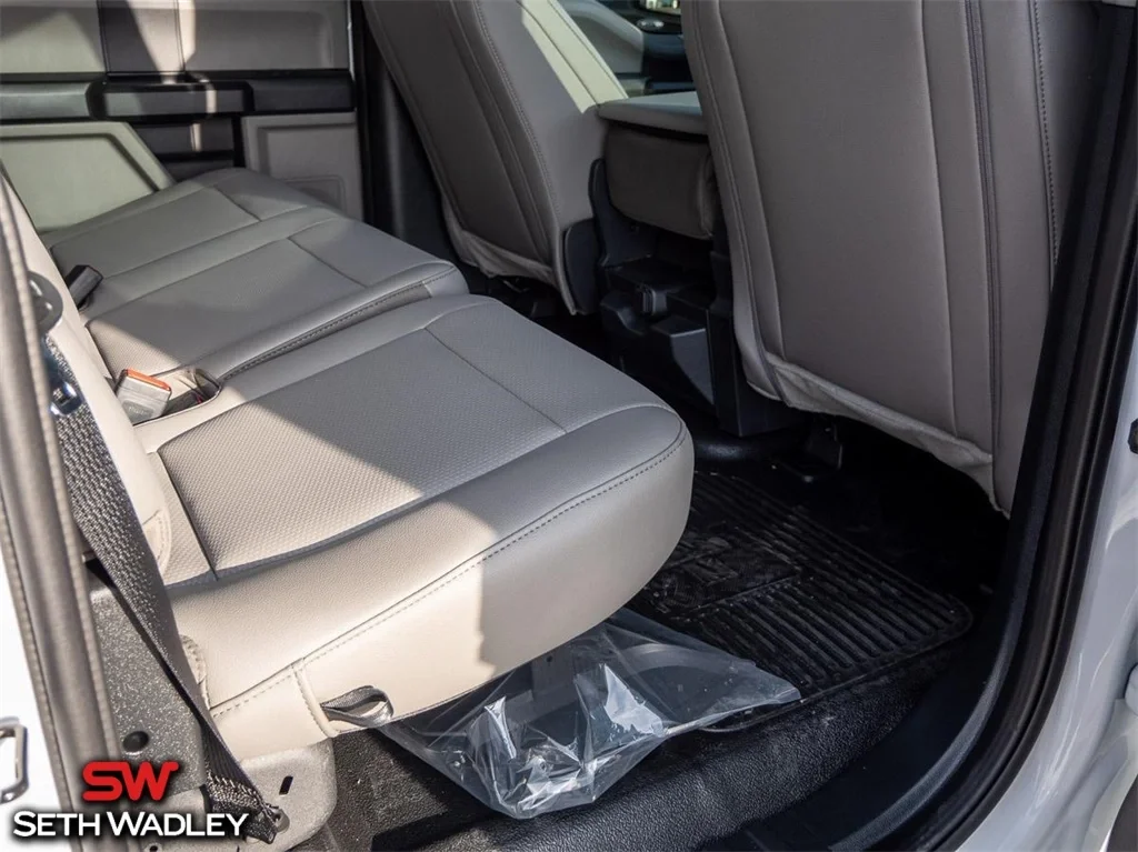 2022 Ford — photo 23