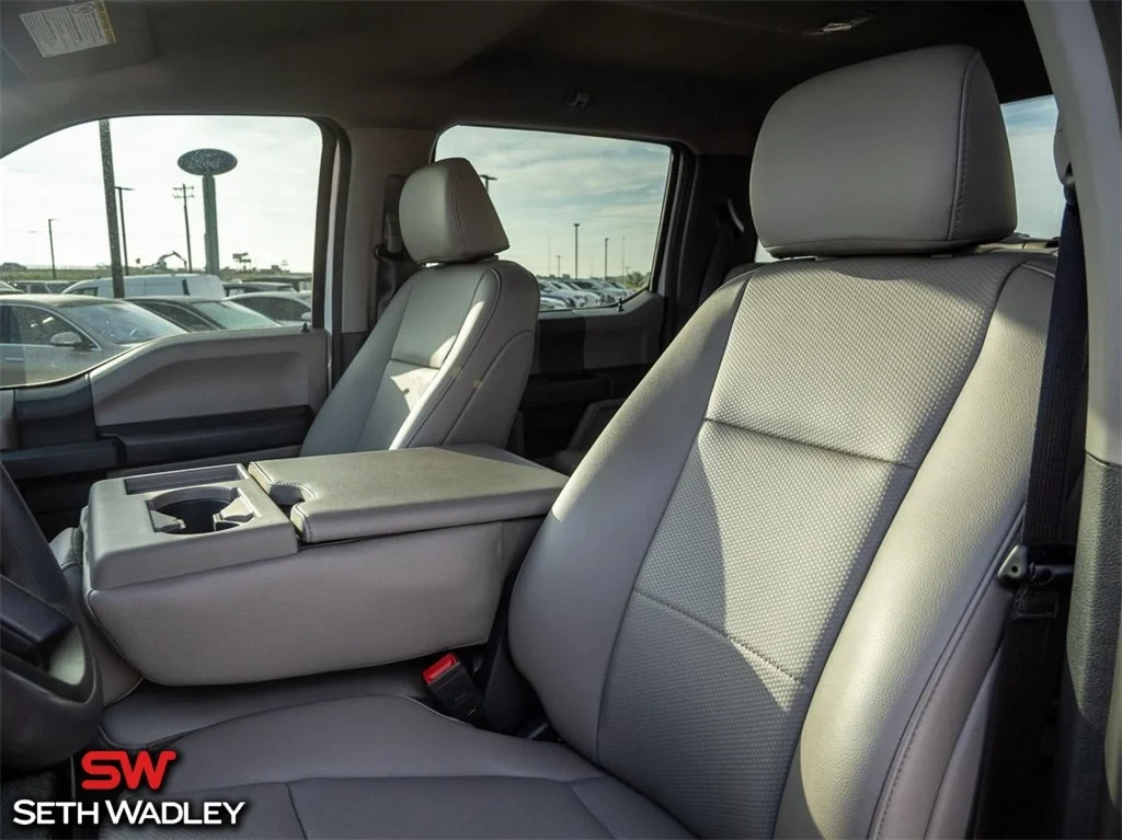 2022 Ford — photo 32