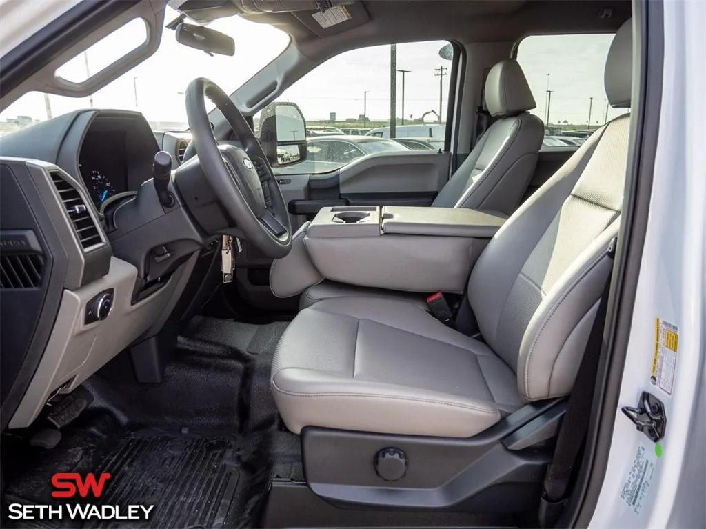 2022 Ford — photo 30
