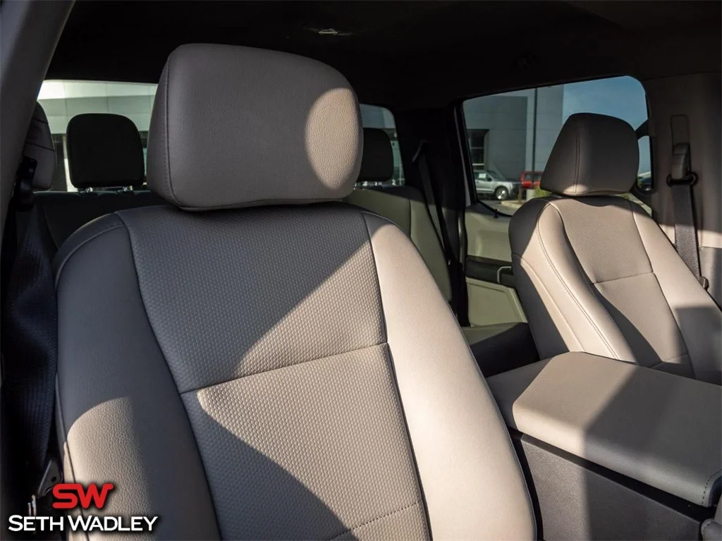 2022 Ford — photo 21
