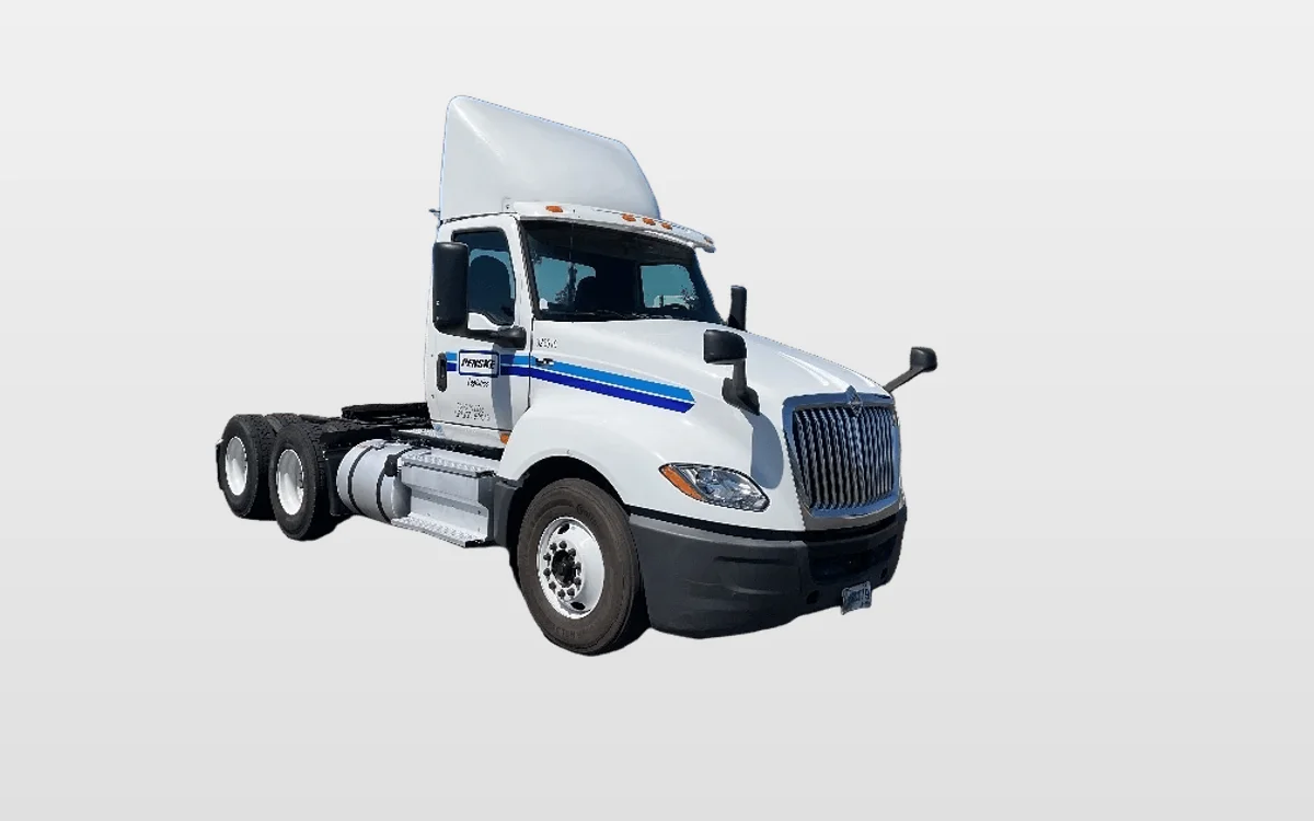 2019 International LT - image 1