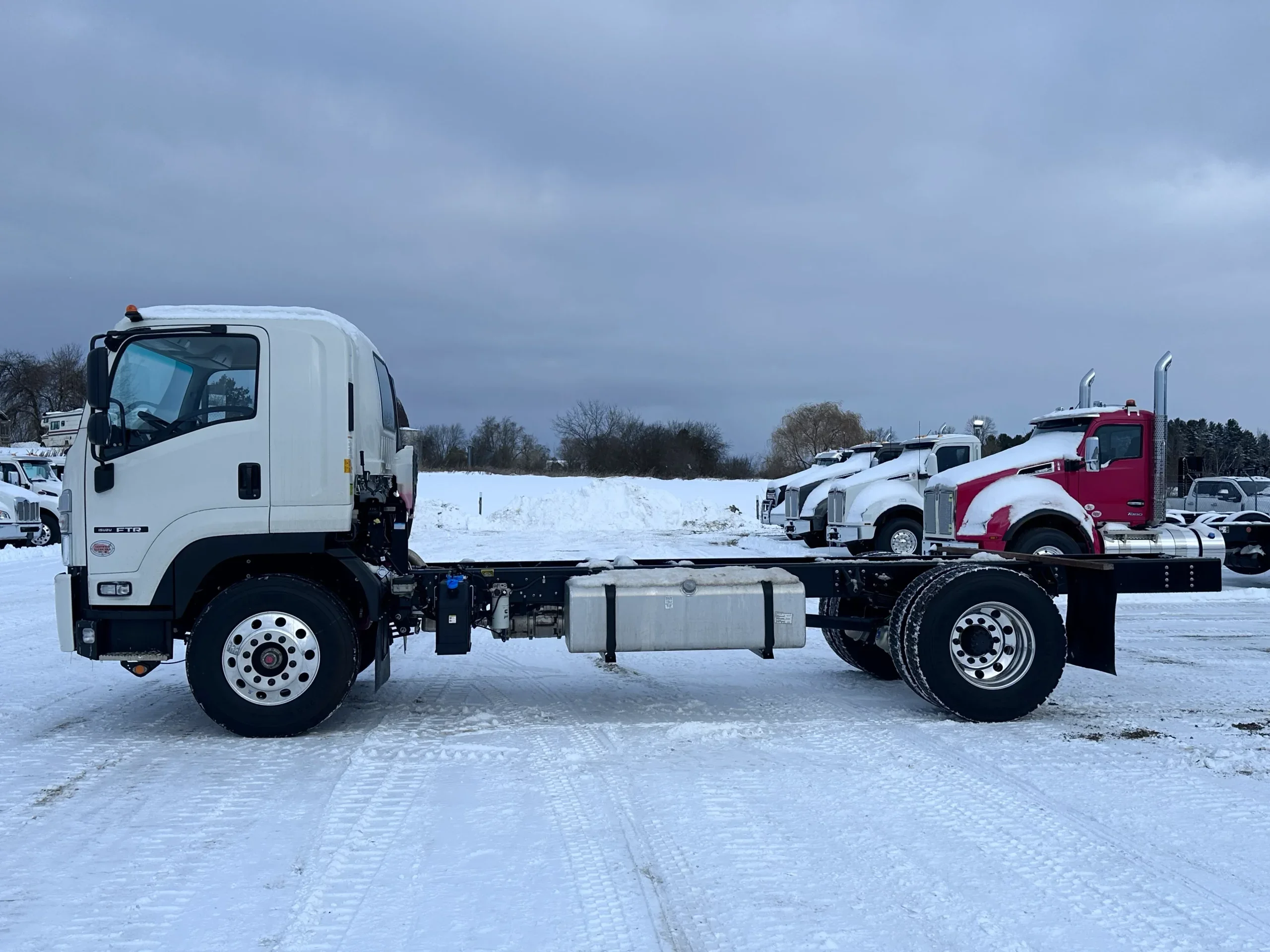 2025 Isuzu FTR - image 5