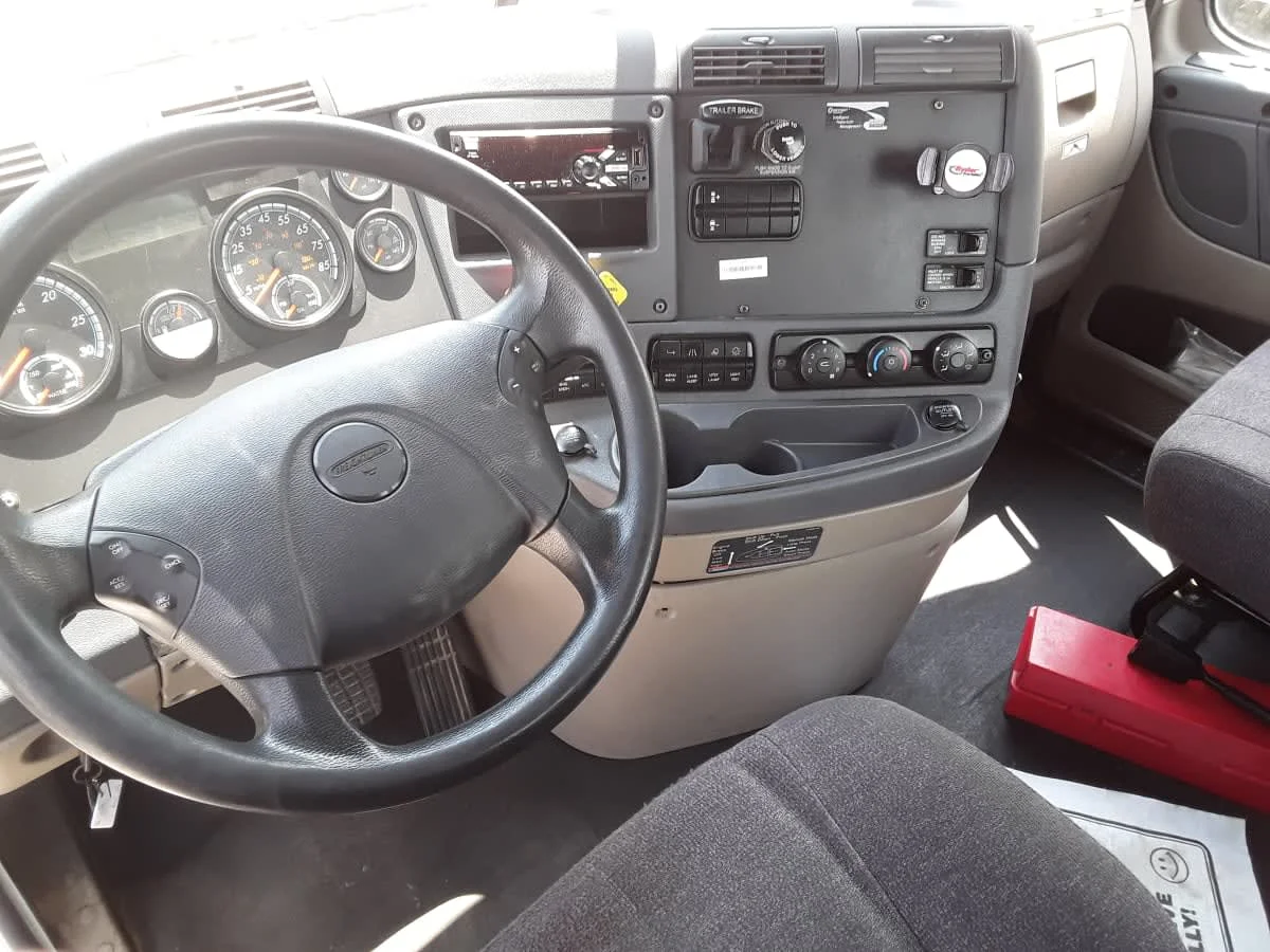 2019 Freightliner Cascadia in Pittsburgh, PA — photo 10