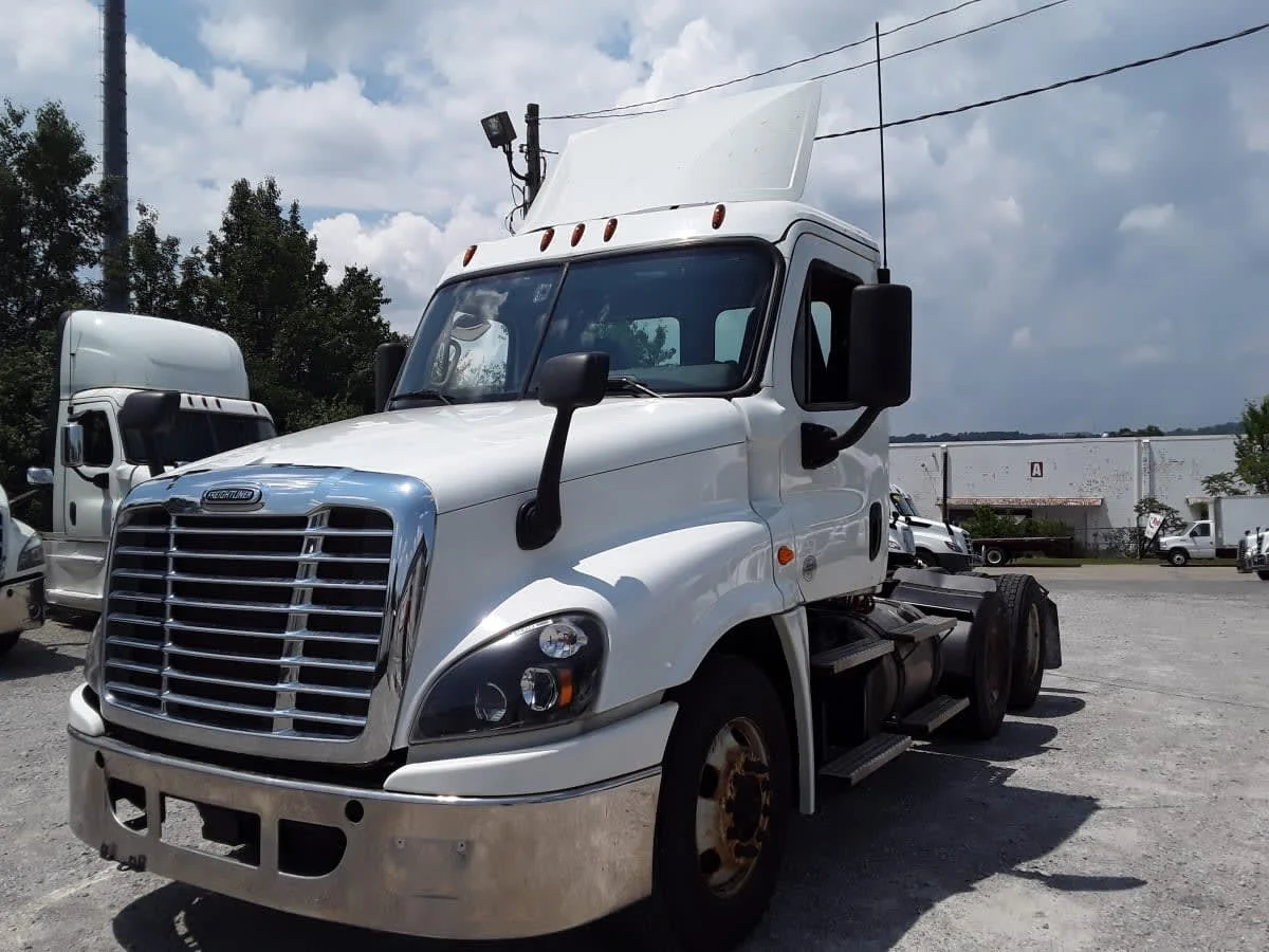 2019 Freightliner Cascadia in Pittsburgh, PA
