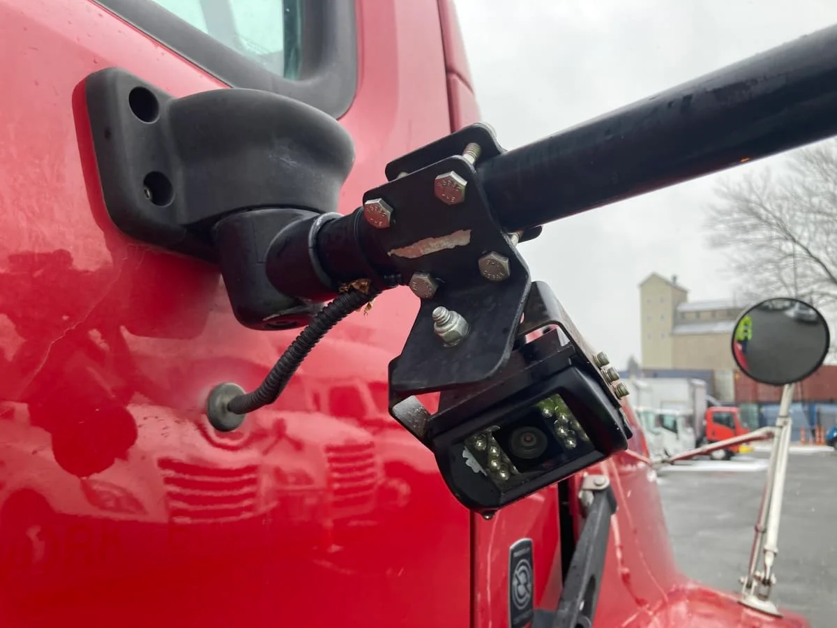 2019 Freightliner 114SD - image 10