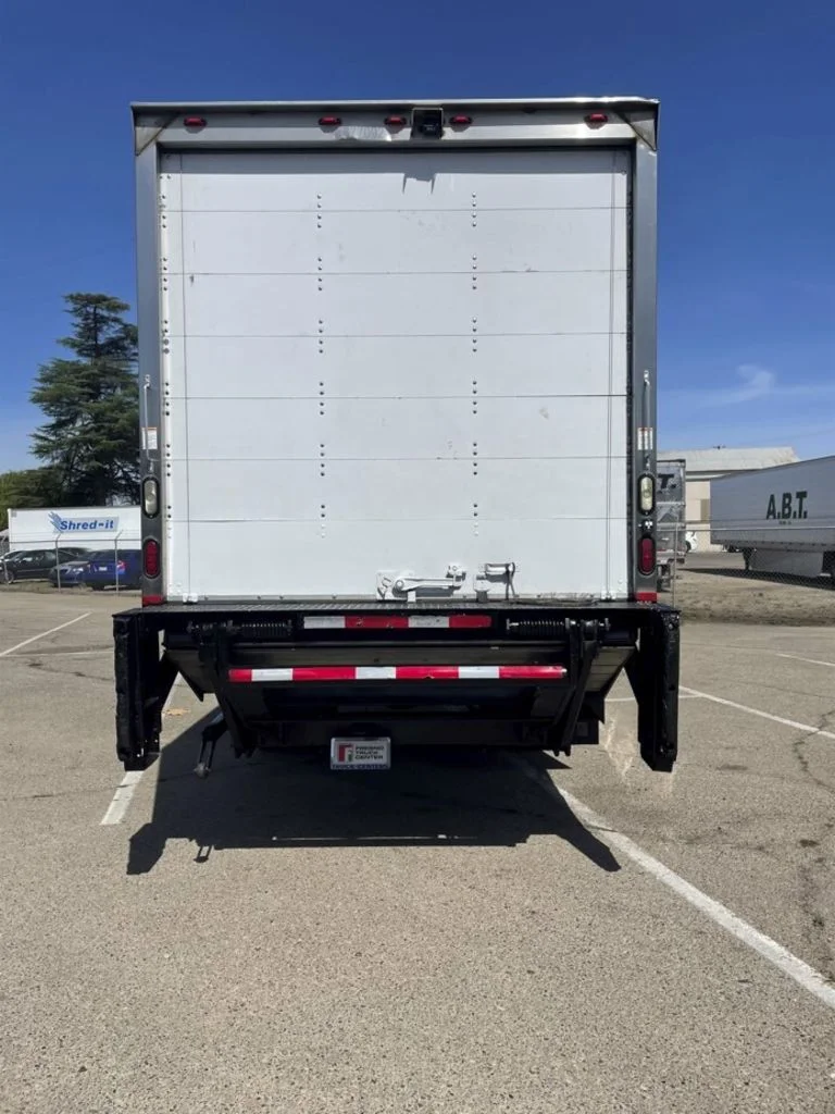 2014 Freightliner eM2 in Fresno, CA — photo 4