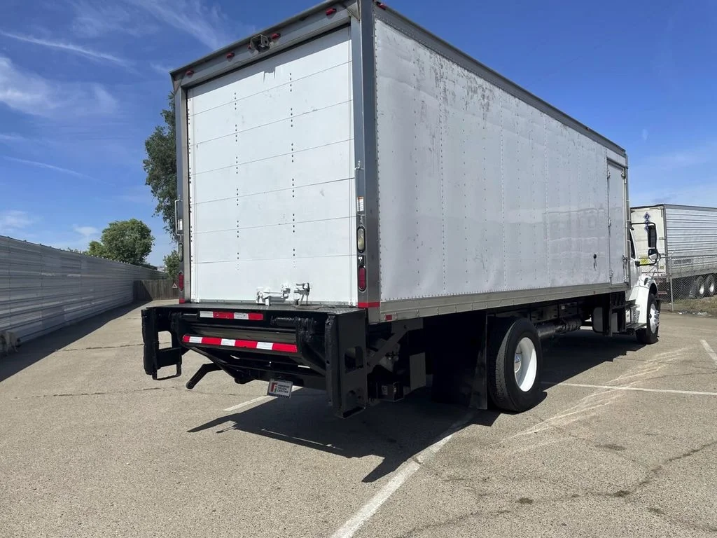 2014 Freightliner eM2 in Fresno, CA — photo 12