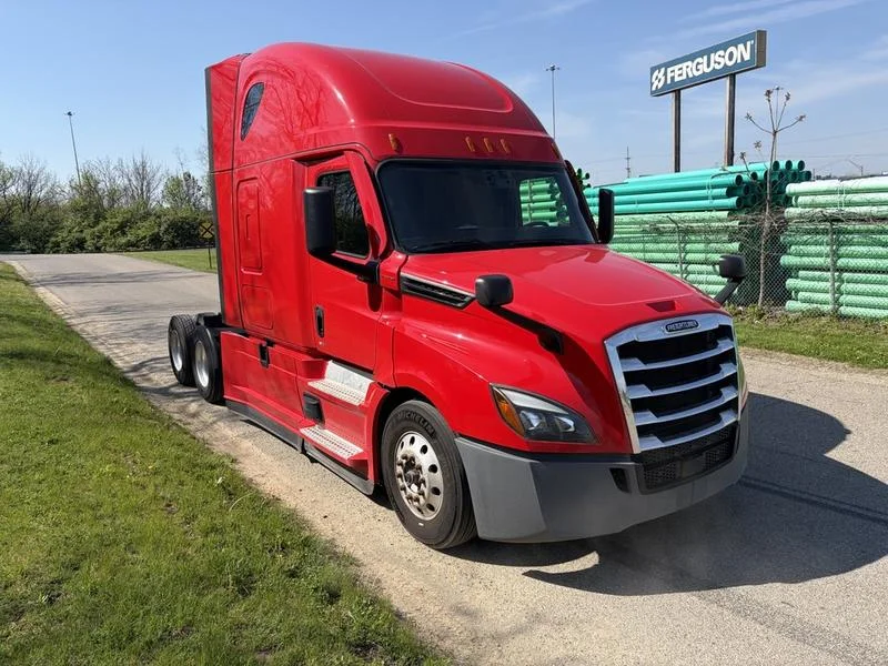2022 Freightliner Cascadia - image 3