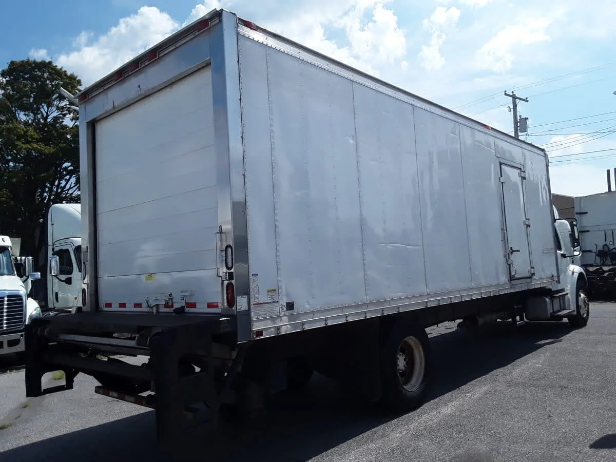2016 Freightliner M2 106 - image 4