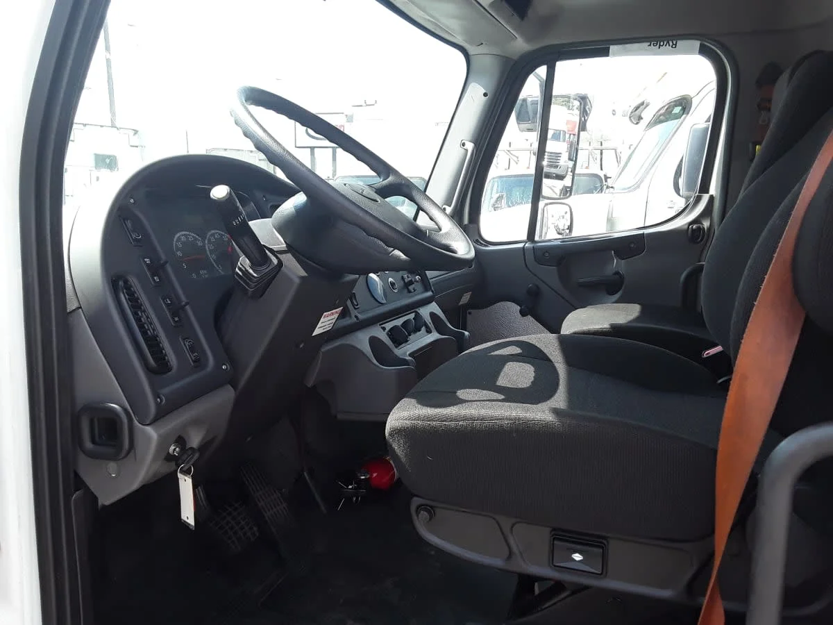 2016 Freightliner M2 106 - image 11