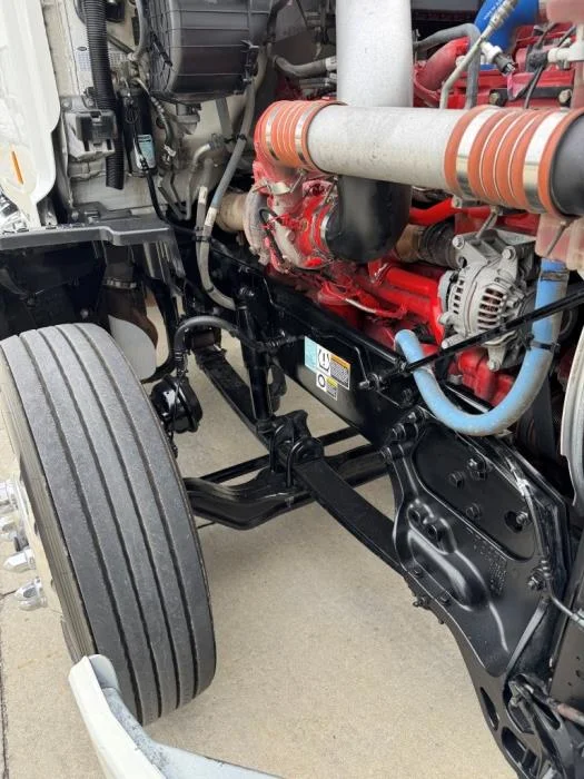 2022 Peterbilt 579 in Orlando, FL — photo 16