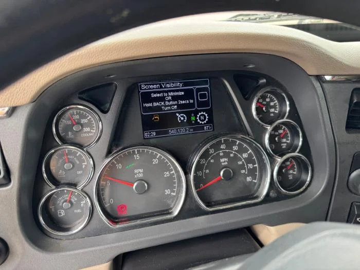 2022 Peterbilt 579 in Orlando, FL — photo 23