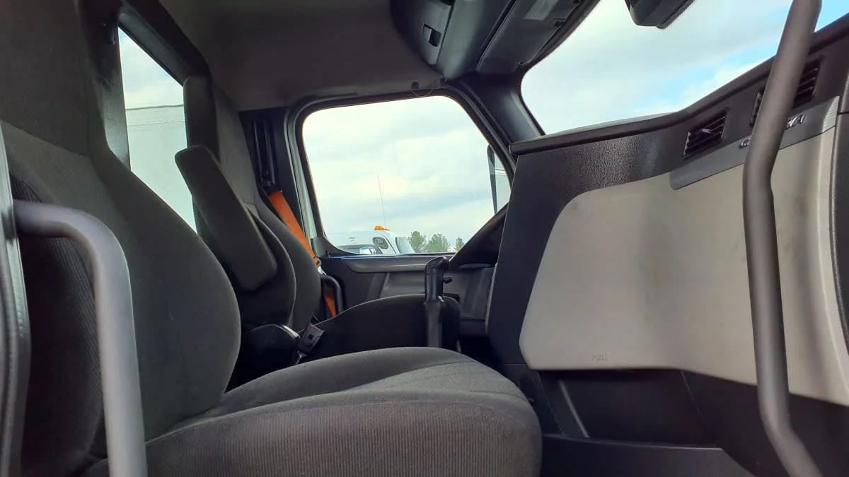2021 Freightliner Cascadia in Birmingham, AL — photo 10