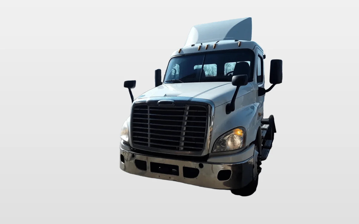 2018 Freightliner Cascadia - image 1