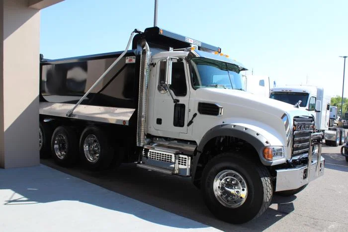 2025 Mack Granite — photo 10