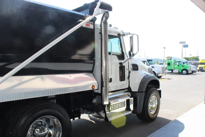 2025 Mack Granite — photo 9