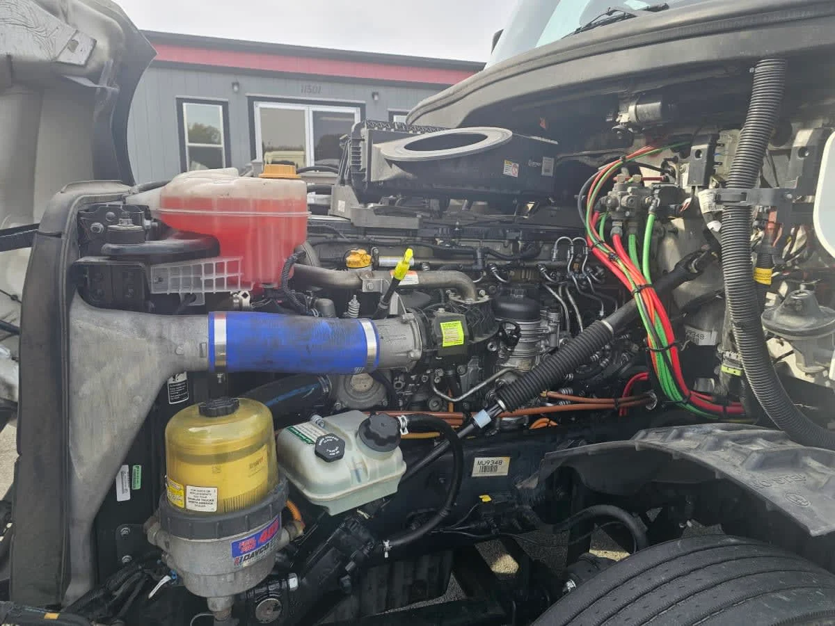 2021 Freightliner Cascadia in North Little Rock, AR — photo 8