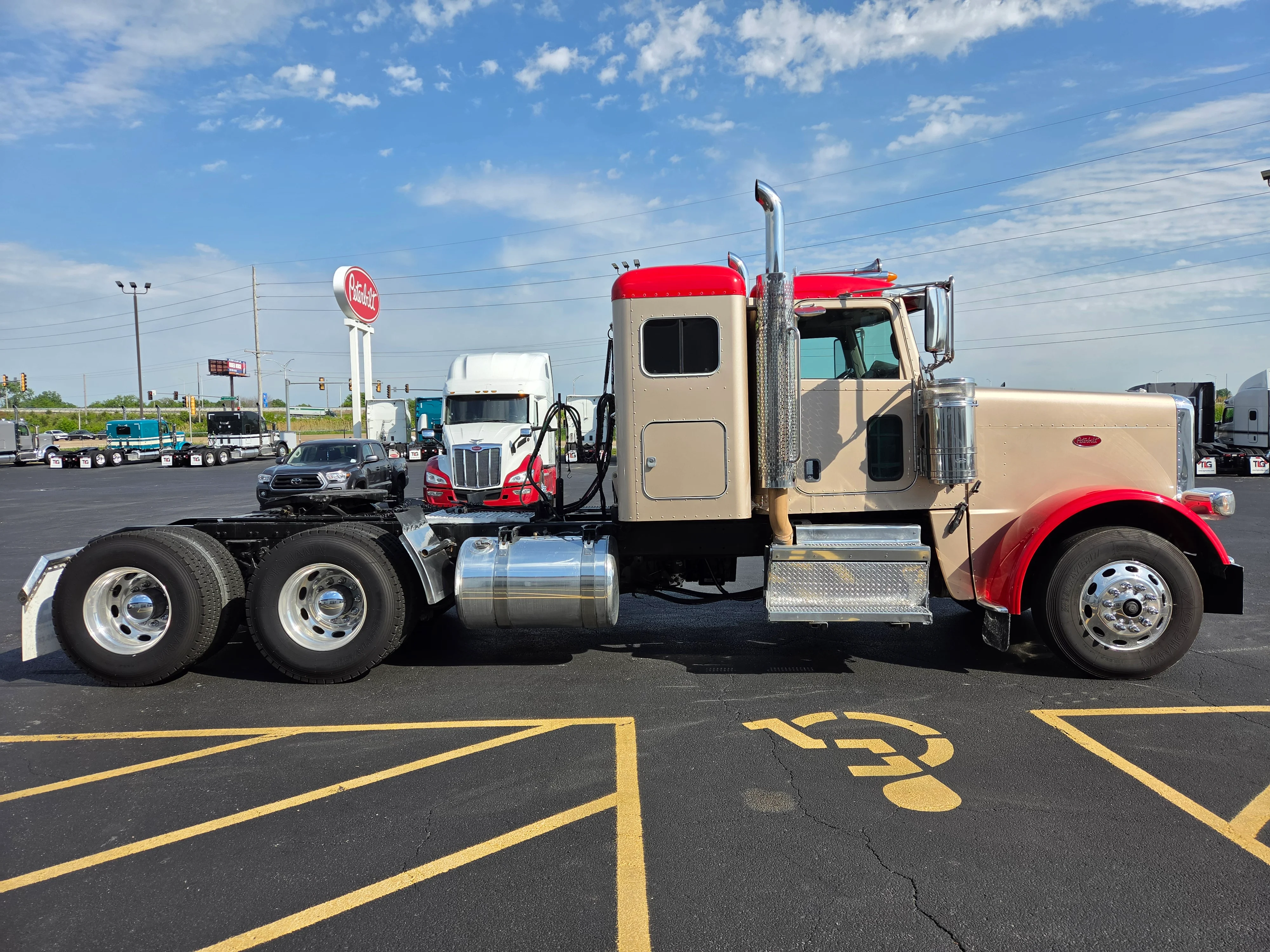 2018 Peterbilt 389 in Springfield, MO — photo 6