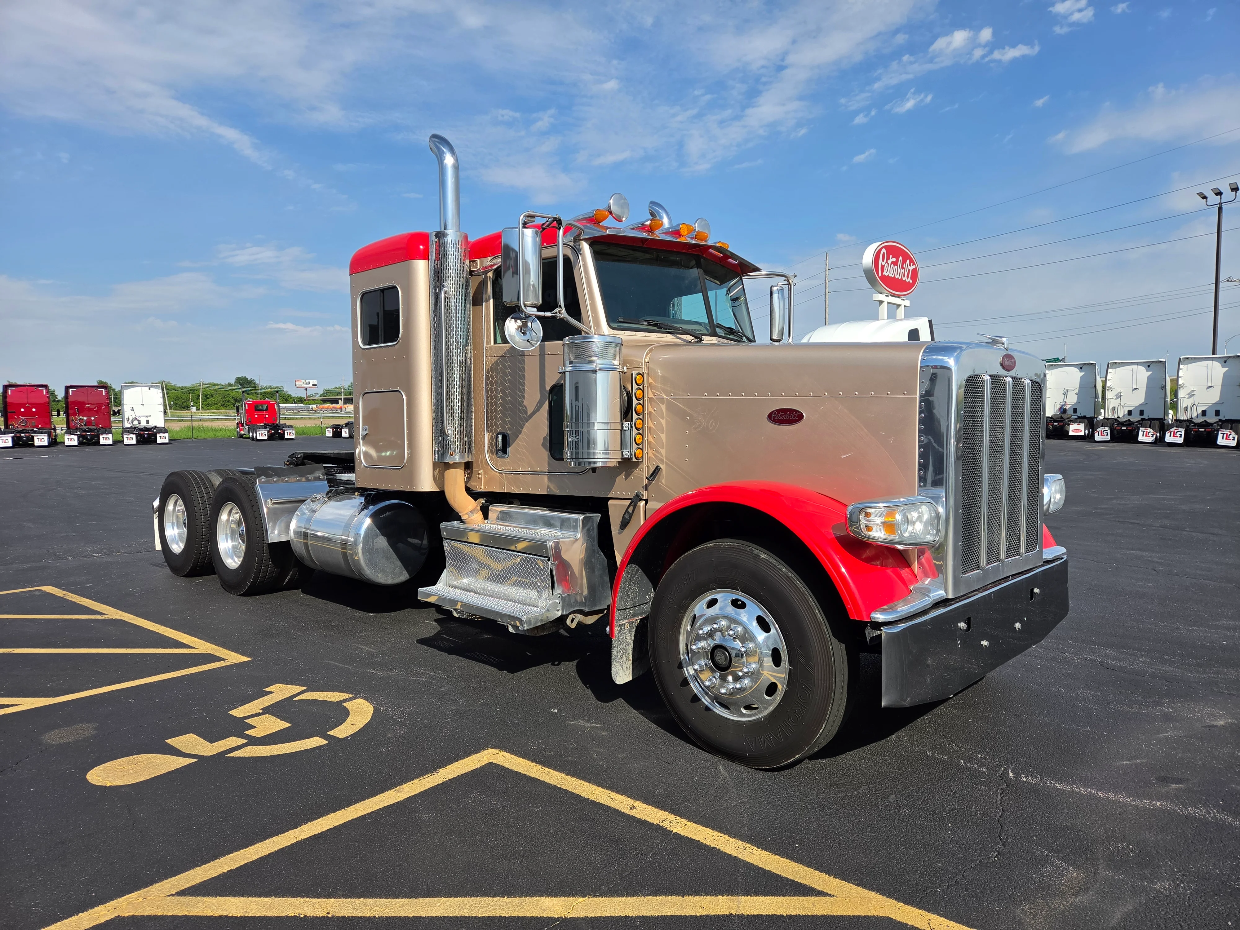 2018 Peterbilt 389 in Springfield, MO — photo 5