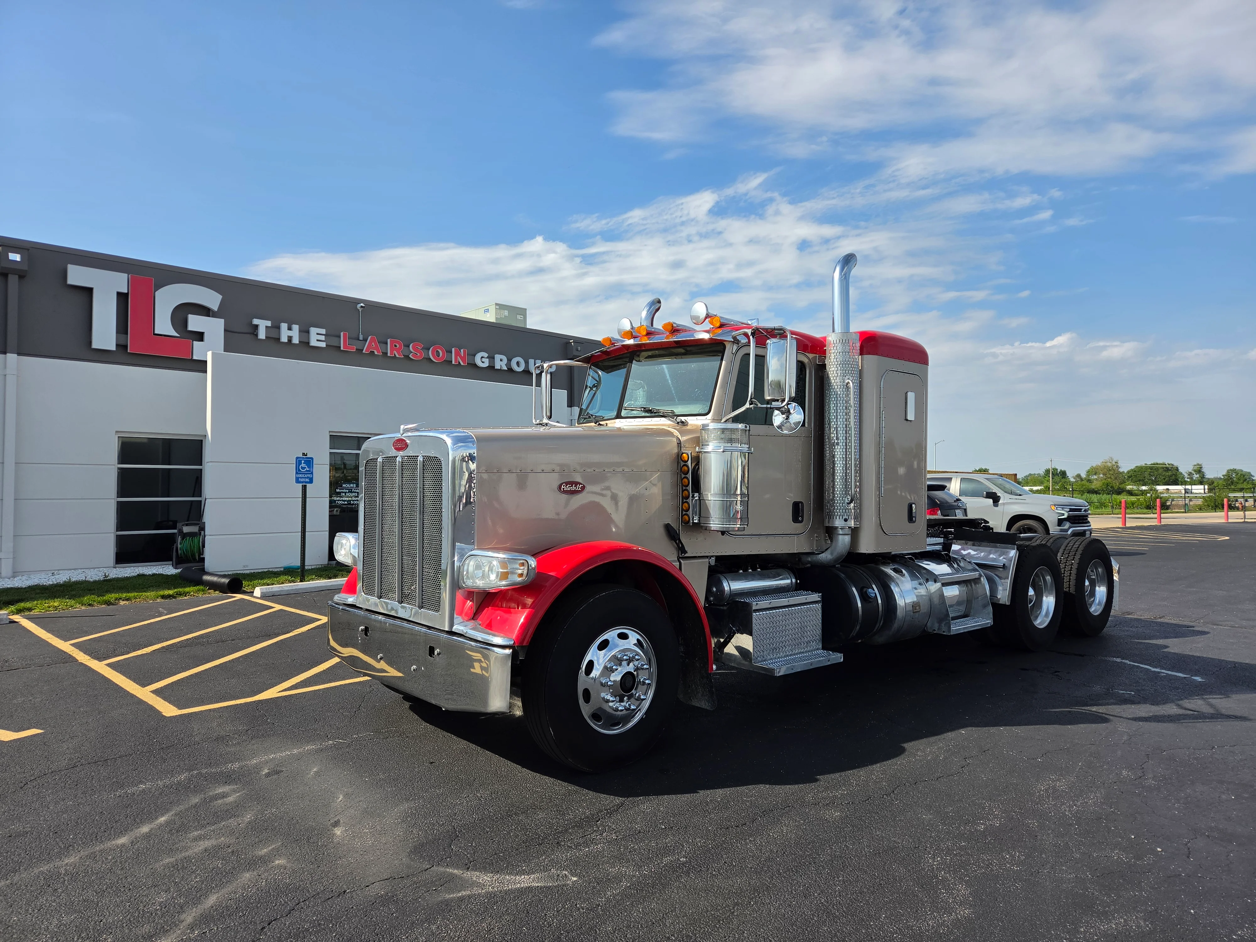 2018 Peterbilt 389 in Springfield, MO