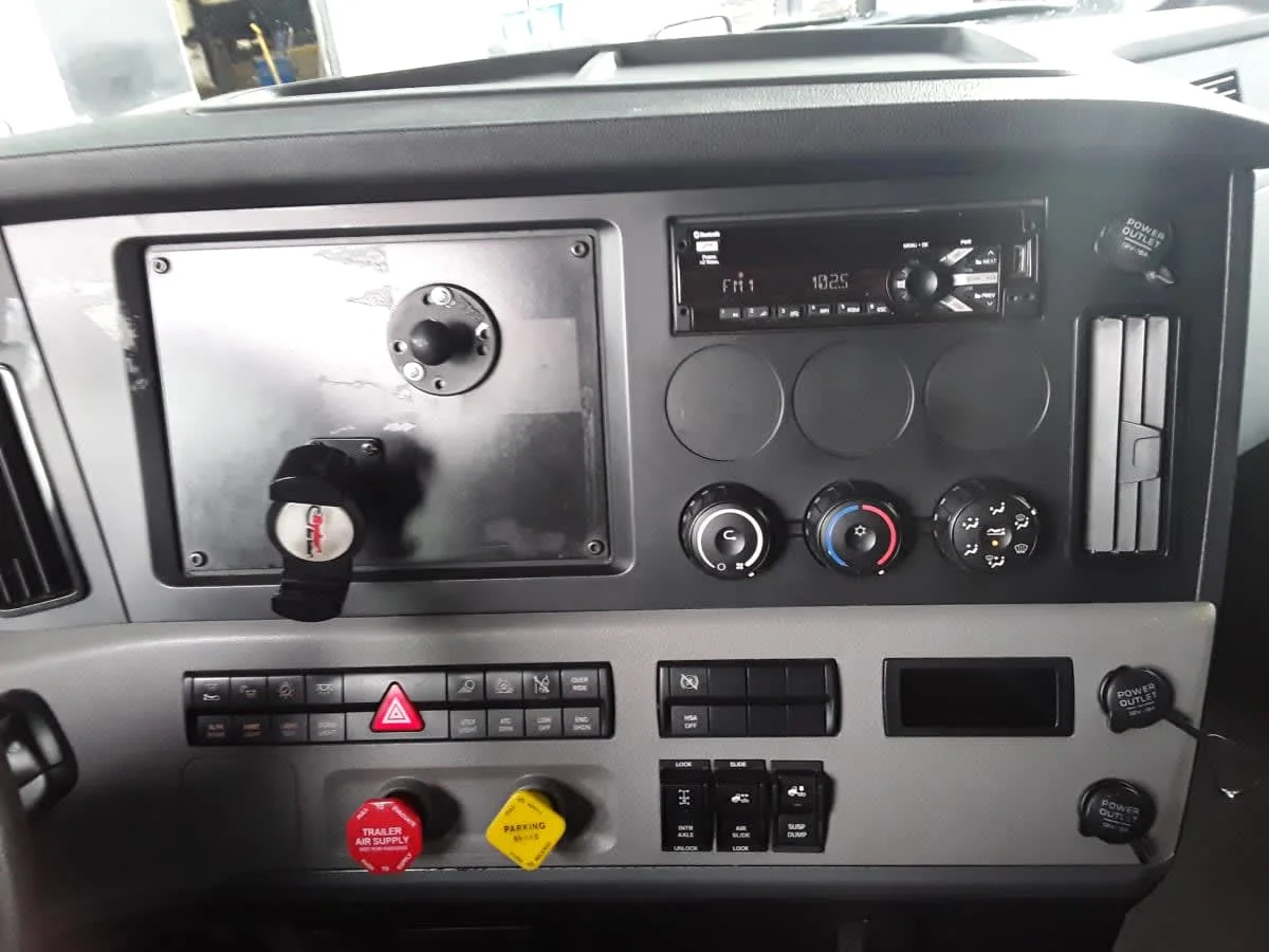 2021 Freightliner Cascadia in Hilliard, OH — photo 10