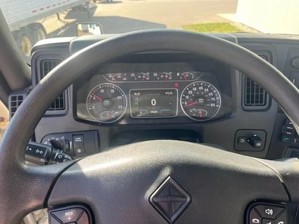 2024 International LT - image 9