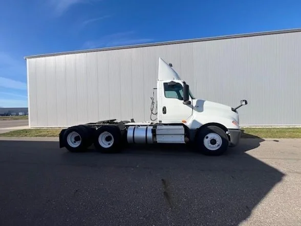 2024 International LT - image 7