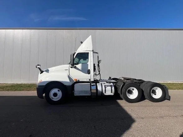 2024 International LT - image 5