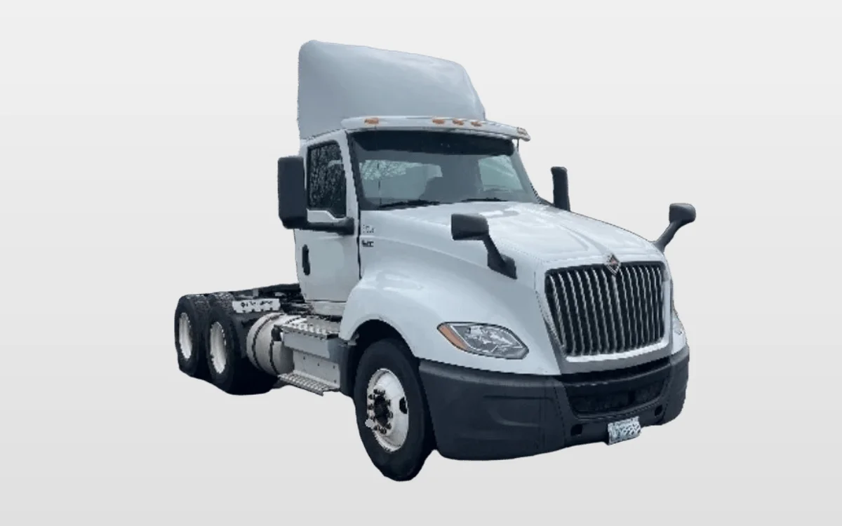 2018 International LT - image 1