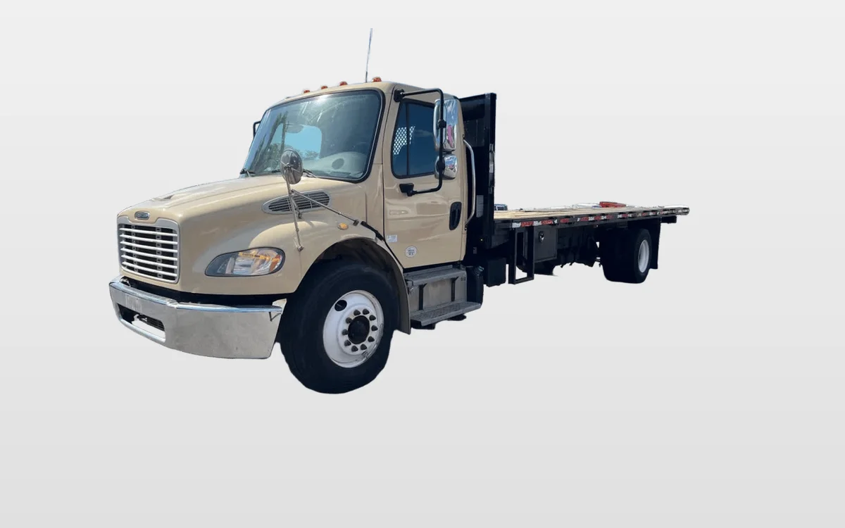 2016 Freightliner M2 106 - image 1