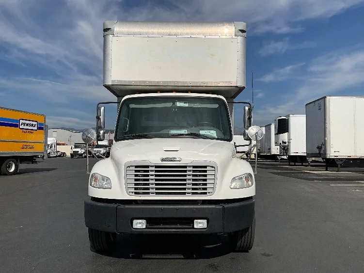2017 Freightliner M2 106 - image 2