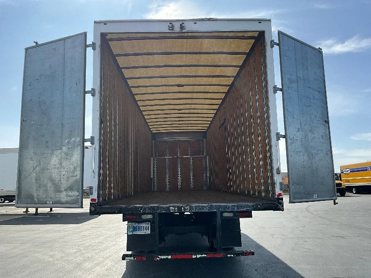 2017 Freightliner M2 106 - image 8