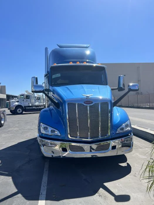 2024 Peterbilt 579 - image 3