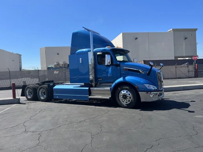 2024 Peterbilt 579 in Los Angeles, CA — photo 5