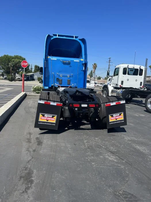 2024 Peterbilt 579 in Los Angeles, CA — photo 6