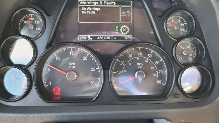 2020 Peterbilt 567 — photo 21