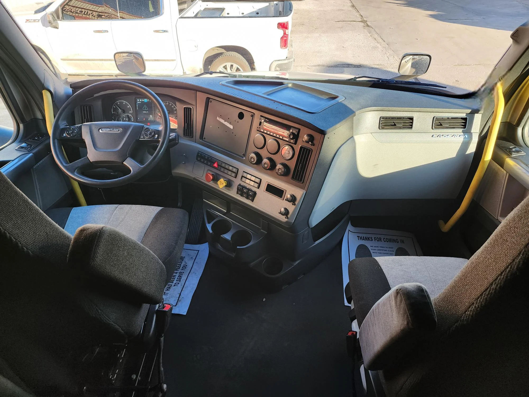 2022 Freightliner Cascadia - image 10