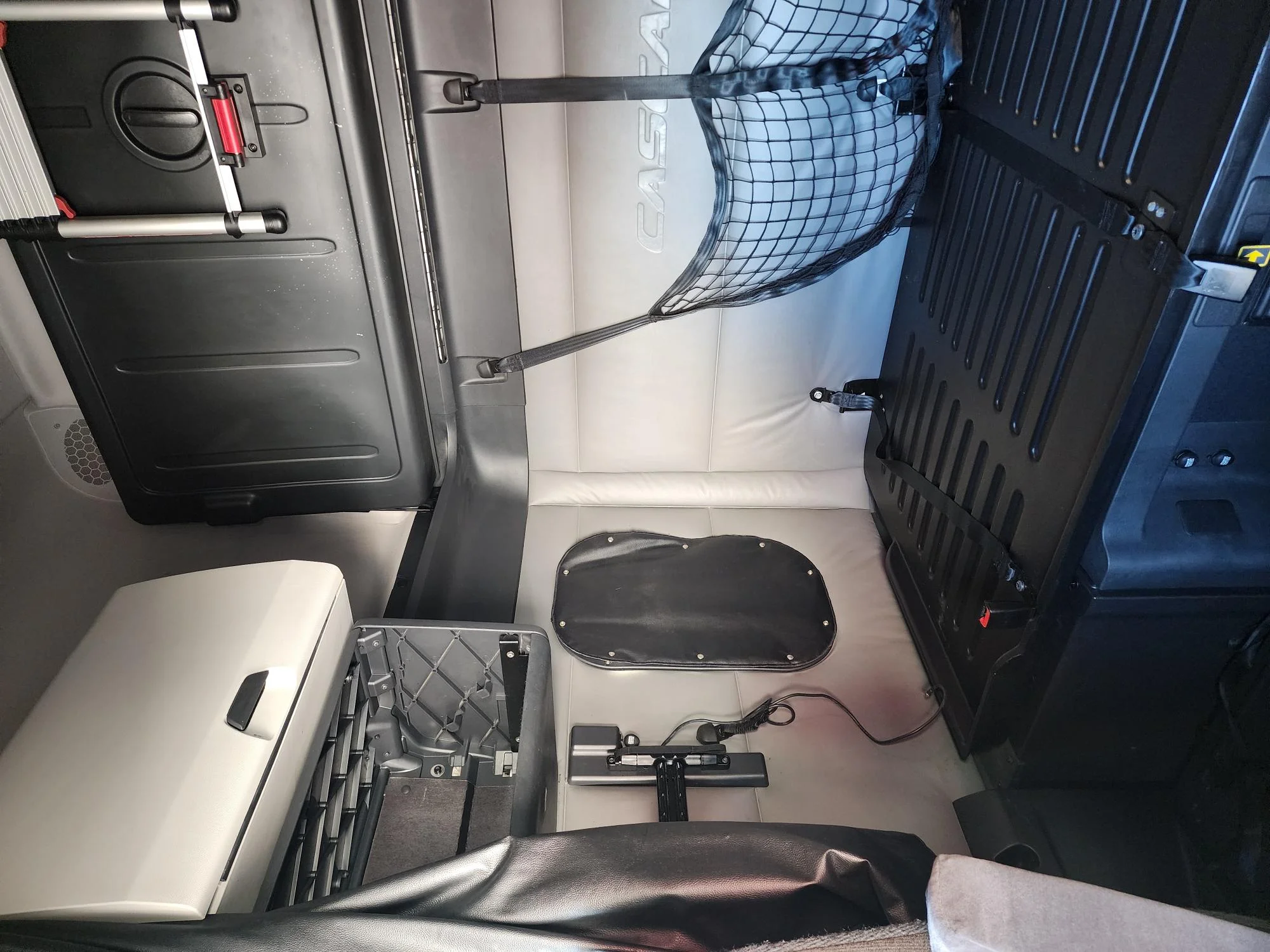 2022 Freightliner Cascadia - image 13