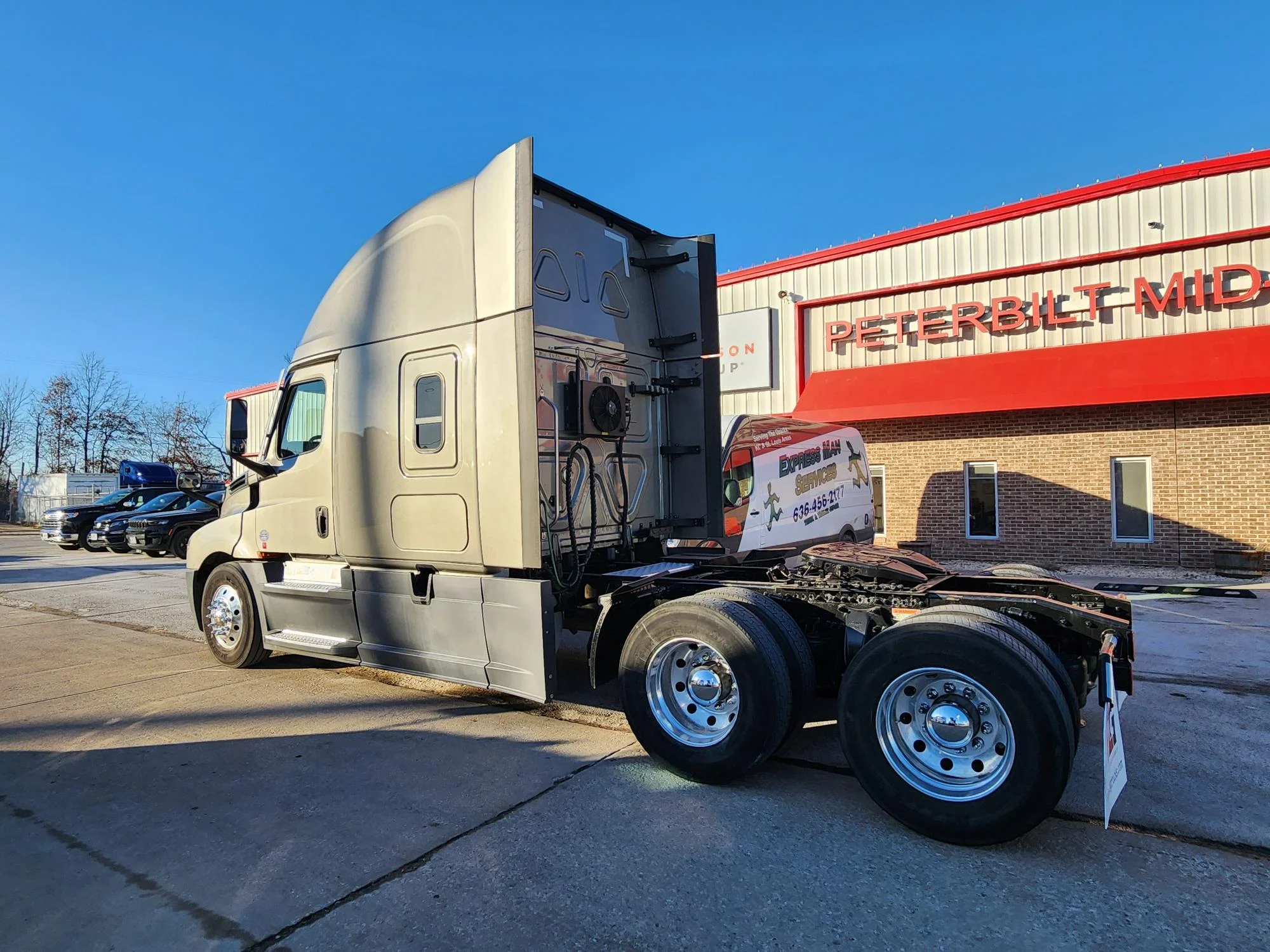 2022 Freightliner Cascadia - image 5
