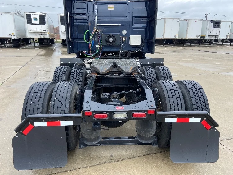 2020 Volvo VNL 760 - image 6