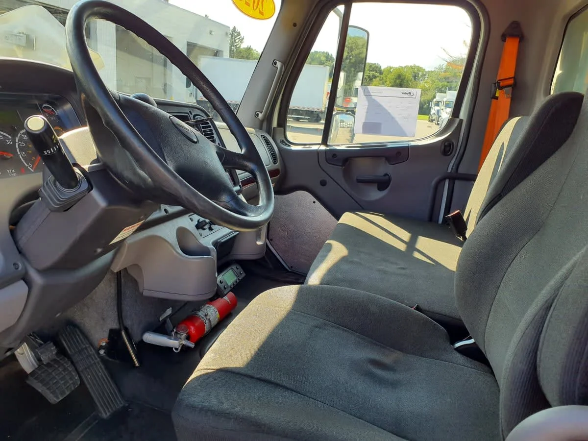 2020 Freightliner M2 106 in Oak Creek, WI — photo 8