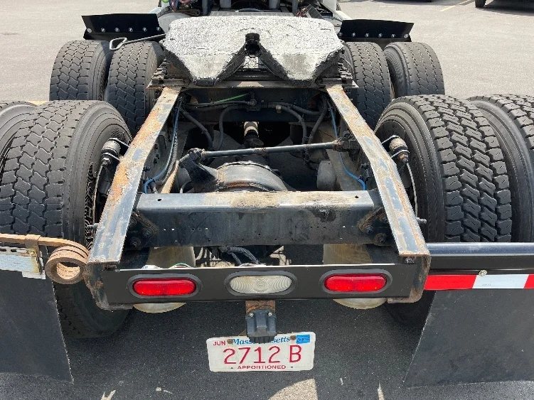 2018 Freightliner Cascadia - image 6