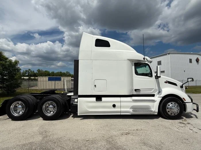 2022 Peterbilt 579 - image 5