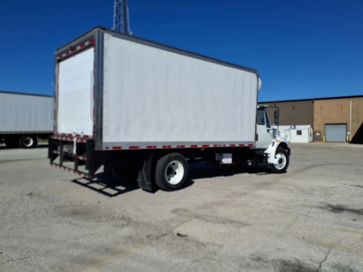 2019 International 4300 in Fort Worth, TX — photo 4