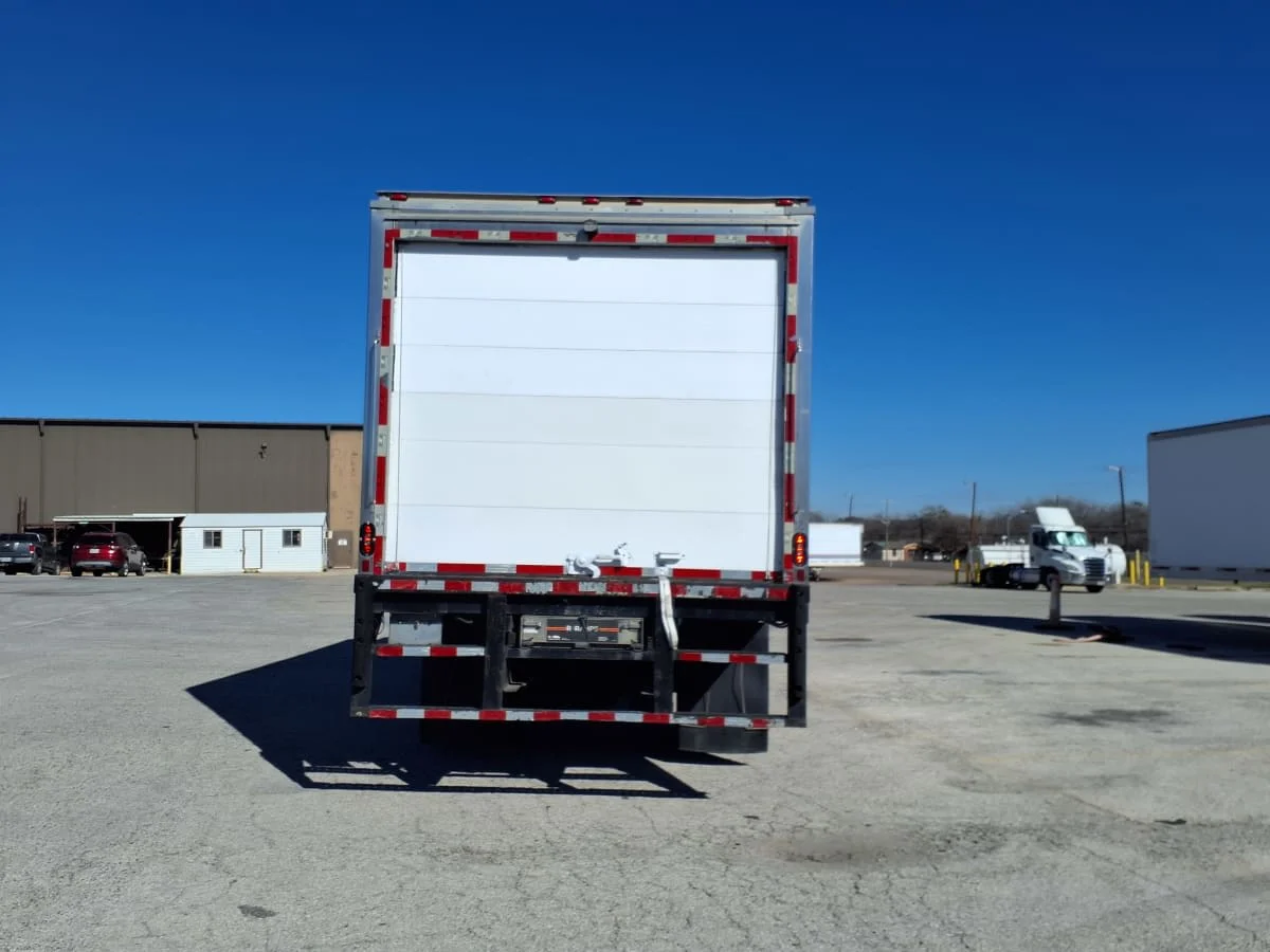 2019 International 4300 in Fort Worth, TX — photo 5
