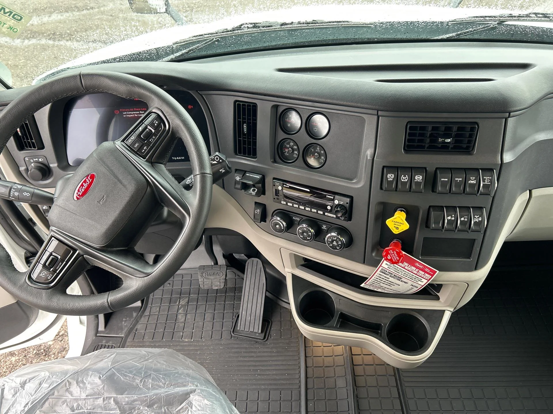 2027 Peterbilt 579 in Youngstown, OH — photo 9